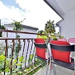Mira 645 Apartment