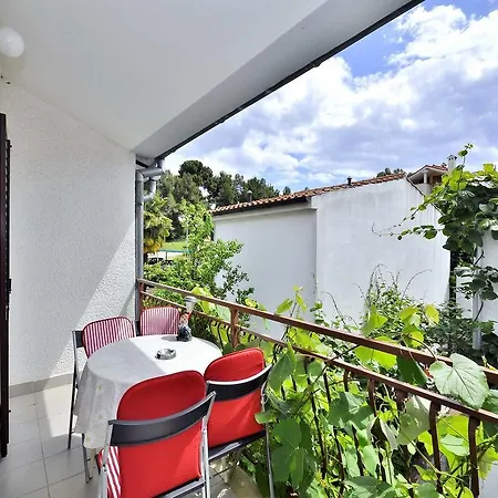 Mira 645 Apartment *