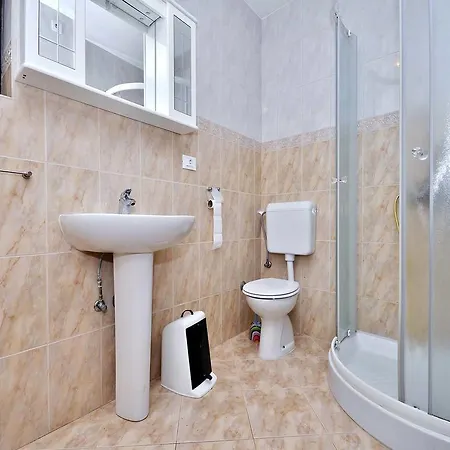 Mira 645 Apartment Porec