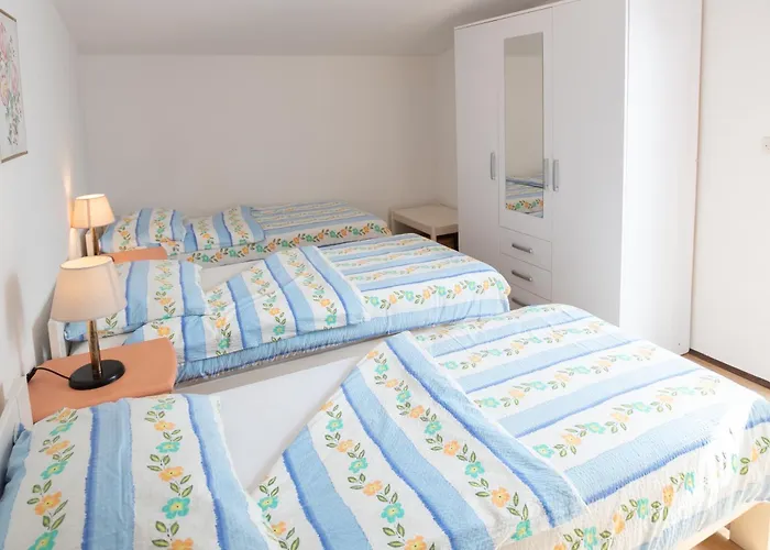 Apartment Mira 645 *